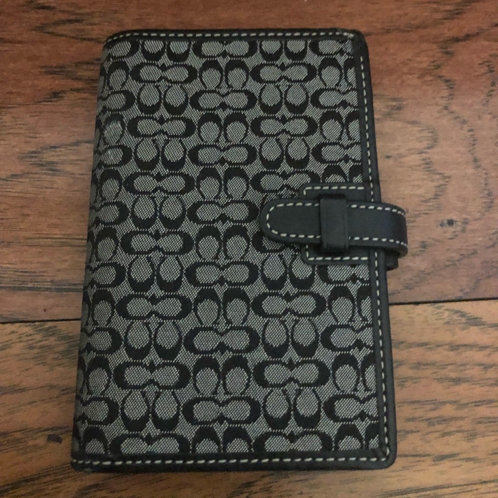 Coach Authentic address book